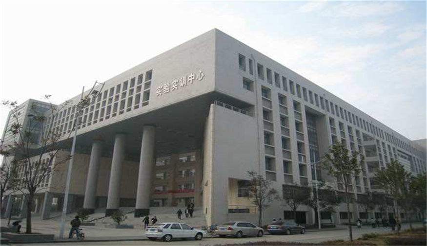 湖北工業(yè)大學(xué)機(jī)械實(shí)訓(xùn)大樓項(xiàng)目